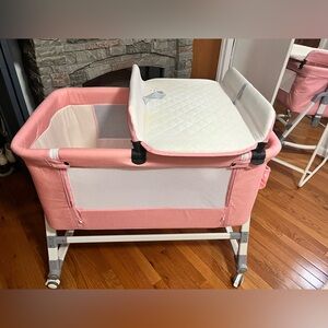 Harppa baby bassinet.